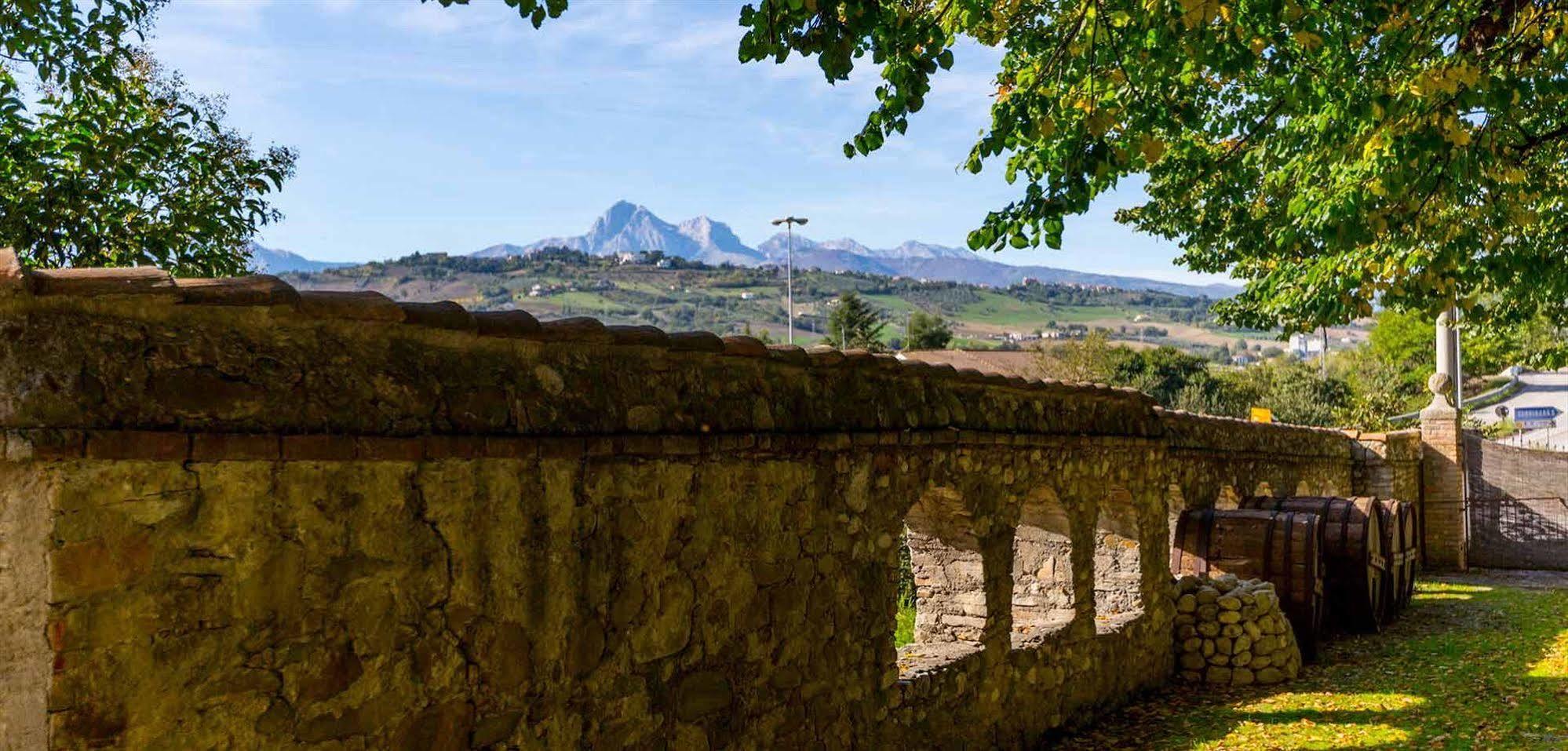 Corte Dei Tini Villa Vomano Екстериор снимка